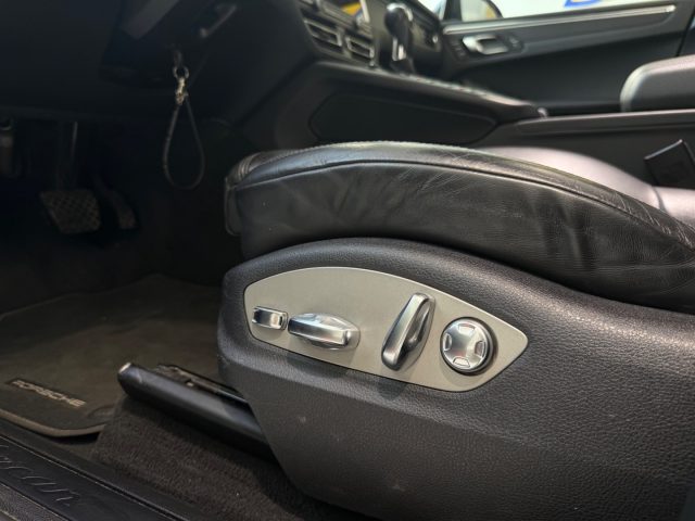 PORSCHE Macan usata, con Autoradio digitale