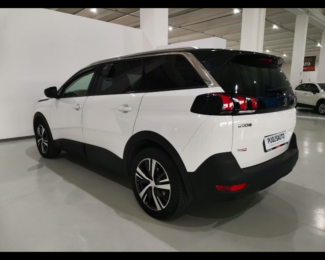PEUGEOT 5008 usata, con Cerchi in lega