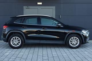 MERCEDES-BENZ GLA 180 usata, con Autoradio digitale