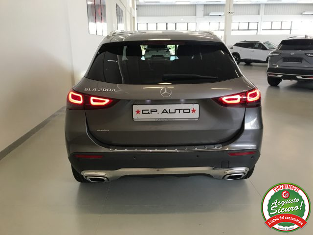 MERCEDES-BENZ GLA 200 usata, con Alzacristalli elettrici