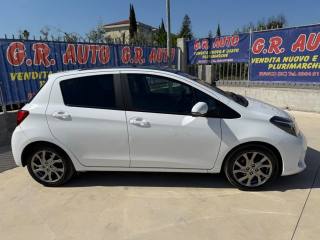 TOYOTA Yaris usata, con Autoradio