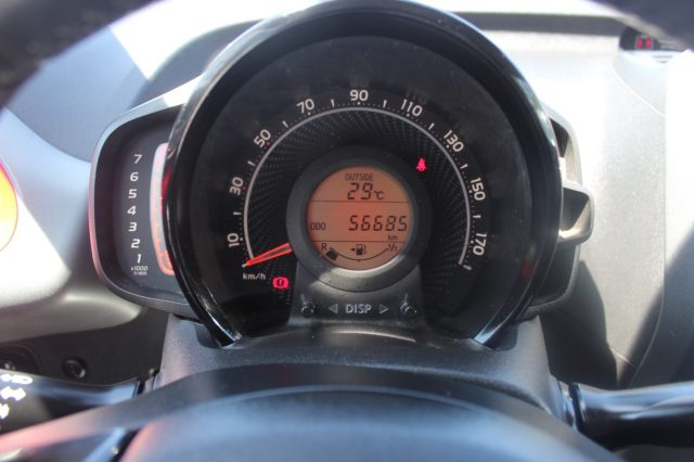 TOYOTA Aygo usata, con Specchietti laterali elettrici