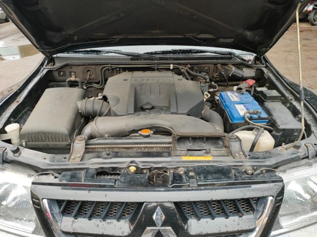 MITSUBISHI Pajero usata, con Regolazione elettrica sedili