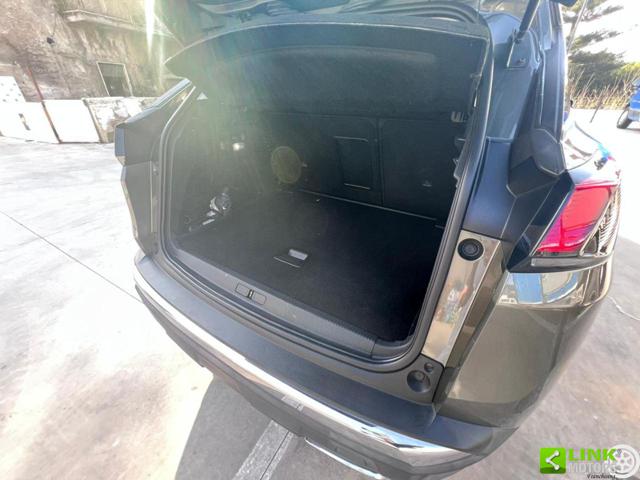 PEUGEOT 3008 usata, con Sistema di navigazione