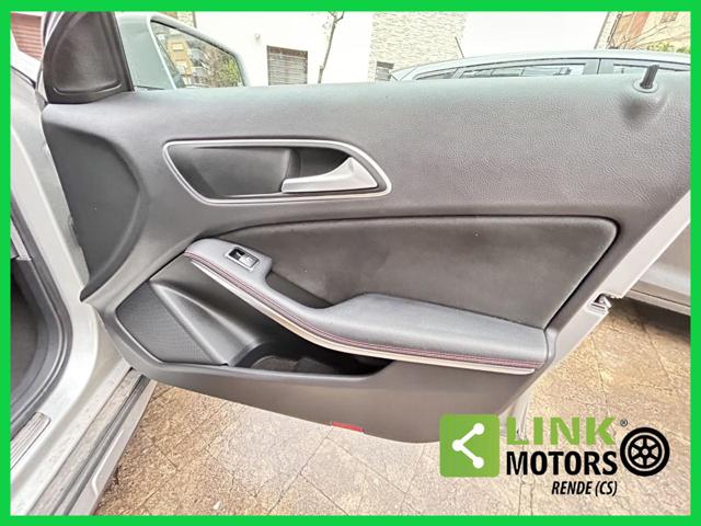 MERCEDES-BENZ GLA 200 usata, con Fari LED