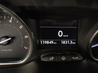 PEUGEOT 2008 usata, con USB