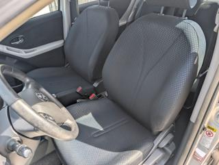 TOYOTA Yaris usata, con Autoradio