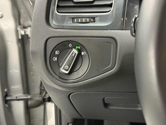 VOLKSWAGEN Golf usata, con USB