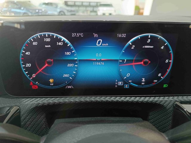 MERCEDES-BENZ CLA 180 usata, con Bracciolo