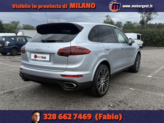 PORSCHE Cayenne usata, con Autoradio