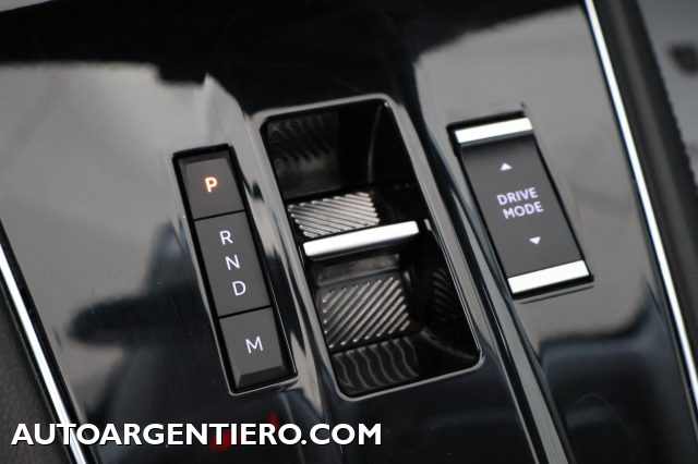 OPEL Grandland usata, con Volante in pelle