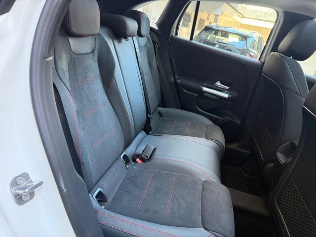 MERCEDES-BENZ GLA 180 usata 34