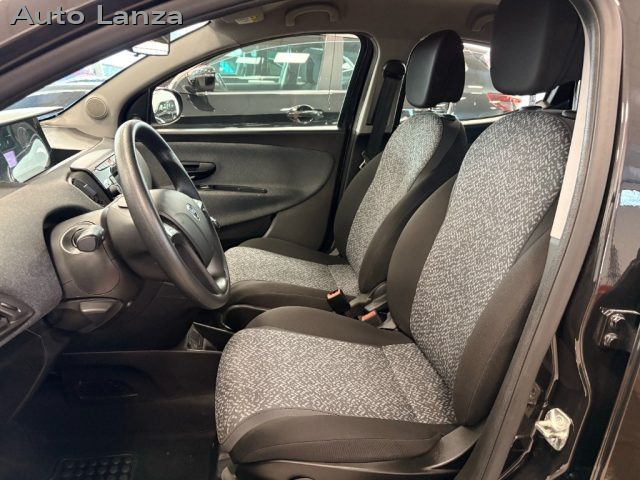 LANCIA Ypsilon usata, con Autoradio