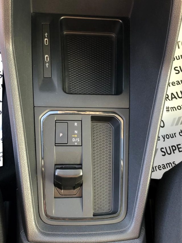 VOLKSWAGEN Caddy usata, con Touch screen