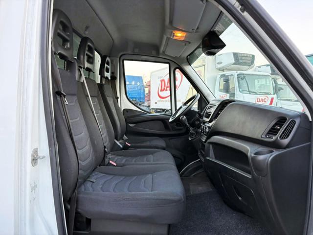IVECO Daily usata, con MP3