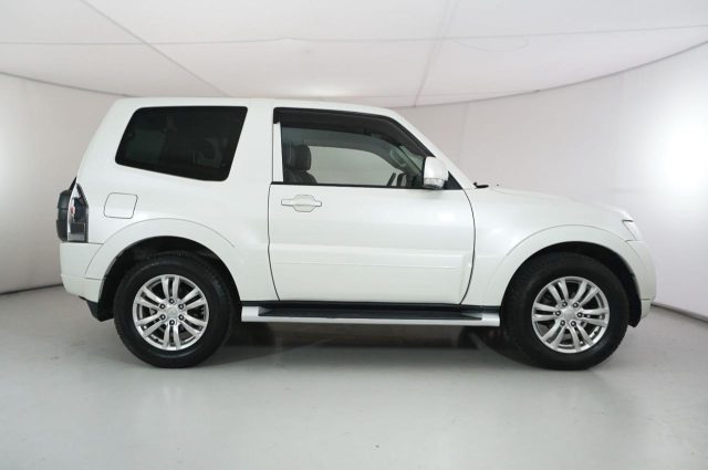 MITSUBISHI Pajero usata, con Airbag Passeggero