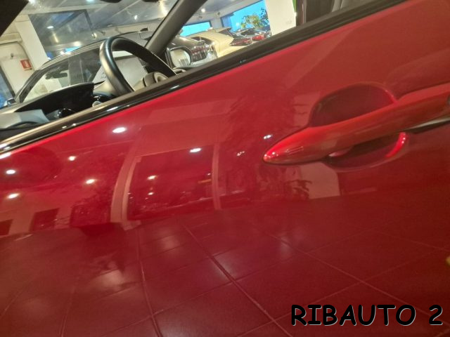 TOYOTA Yaris usata, con USB