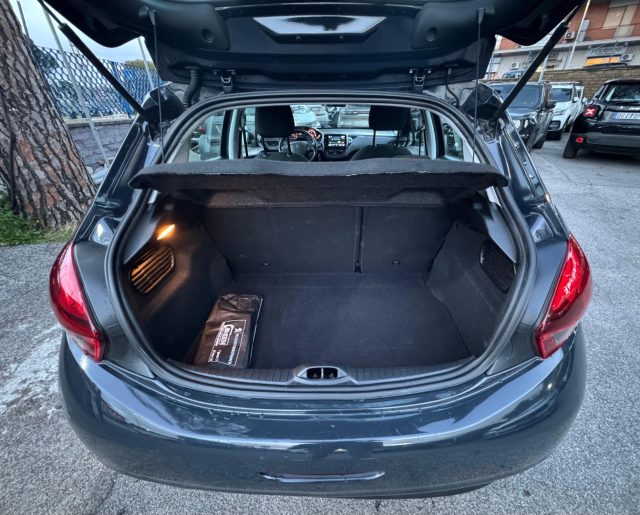 PEUGEOT 208 usata, con Fari LED