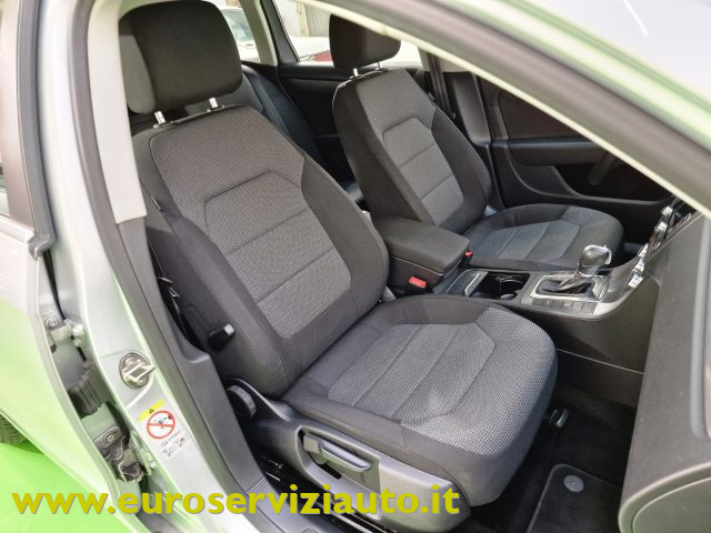 VOLKSWAGEN Passat usata 34