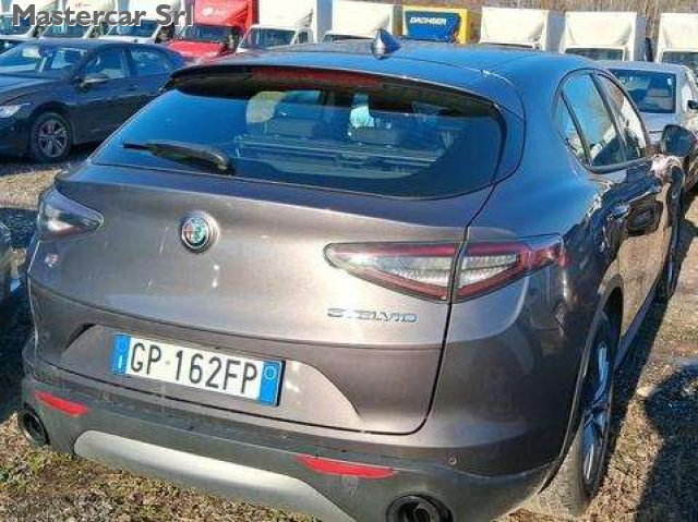 ALFA ROMEO Stelvio usata, con Alzacristalli elettrici