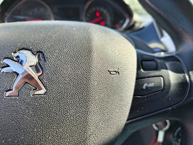 PEUGEOT 208 usata, con Climatizzatore
