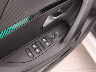 PEUGEOT 2008 usata, con Touch screen