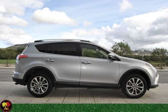 TOYOTA RAV 4 MY23 usata, con Bracciolo