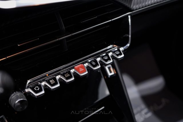 PEUGEOT 208 usata, con Servosterzo
