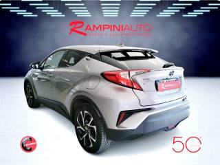 TOYOTA C-HR usata 8