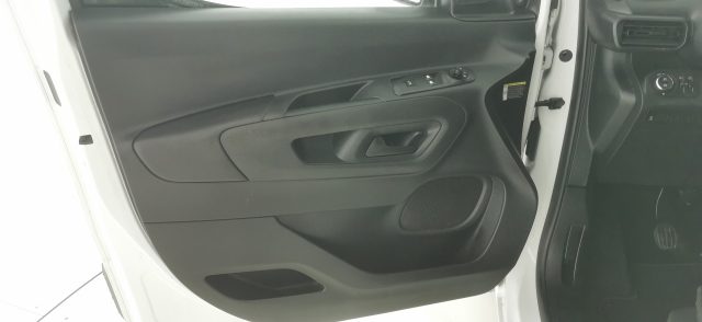 OPEL Combo usata 26