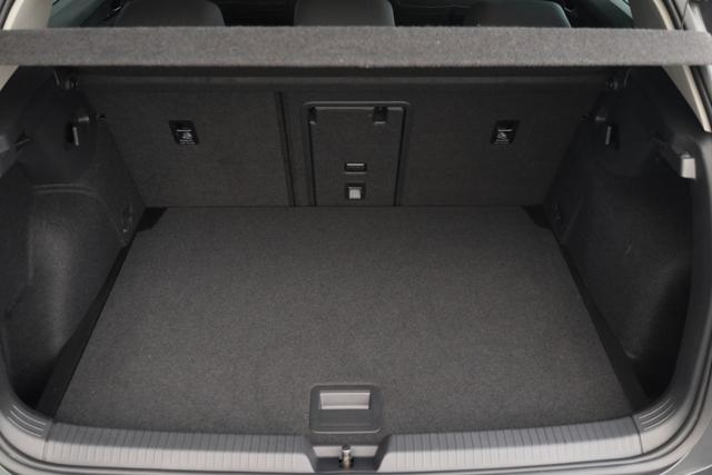 VOLKSWAGEN Golf usata, con Spoiler
