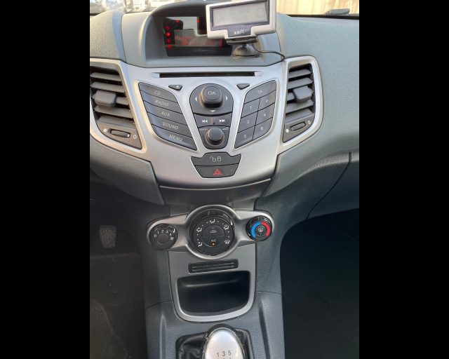 FORD Fiesta usata, con Specchietti laterali elettrici