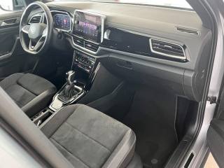 VOLKSWAGEN T-Roc usata, con Leve al volante