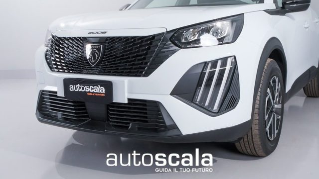 PEUGEOT 2008 usata, con Autoradio digitale