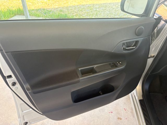 TOYOTA Verso-S usata, con Volante multifunzione