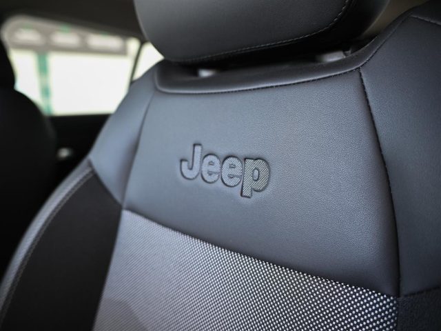 JEEP Avenger usata, con Specchietti laterali elettrici