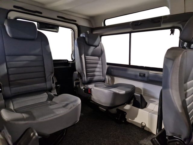 LAND ROVER Defender usata 13