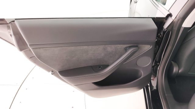 TESLA Model 3 usata, con Fari di profondità antiabbagliamento