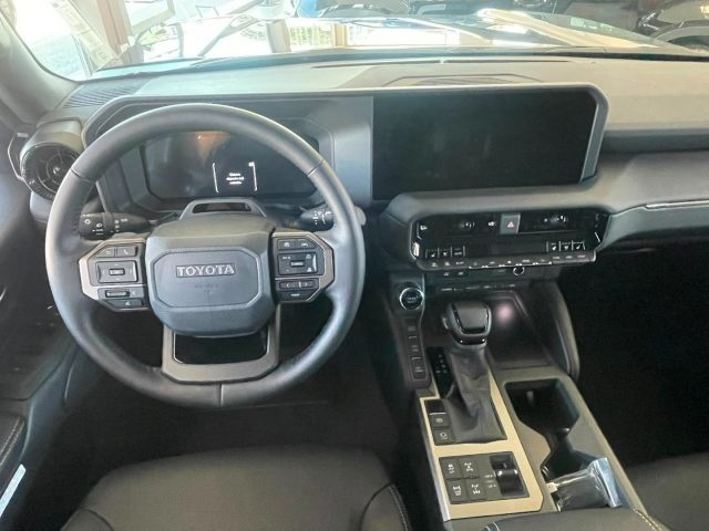 TOYOTA Land Cruiser usata, con Fendinebbia