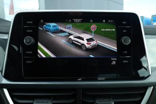 VOLKSWAGEN T-Roc usata, con USB