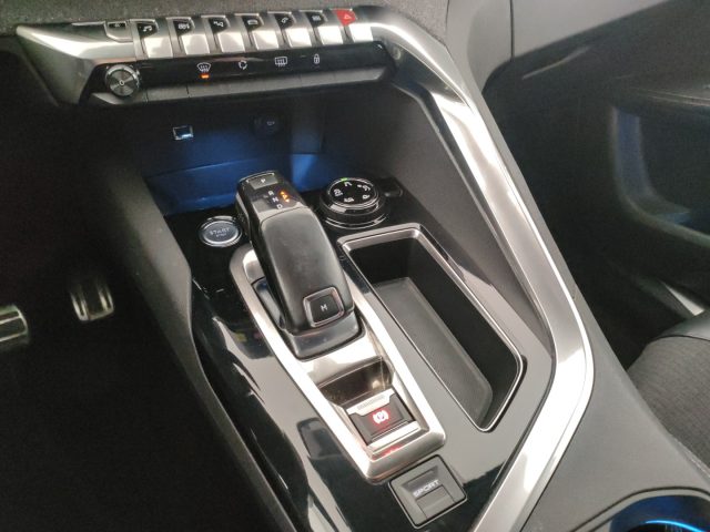 PEUGEOT 5008 usata, con Sensori di parcheggio posteriori
