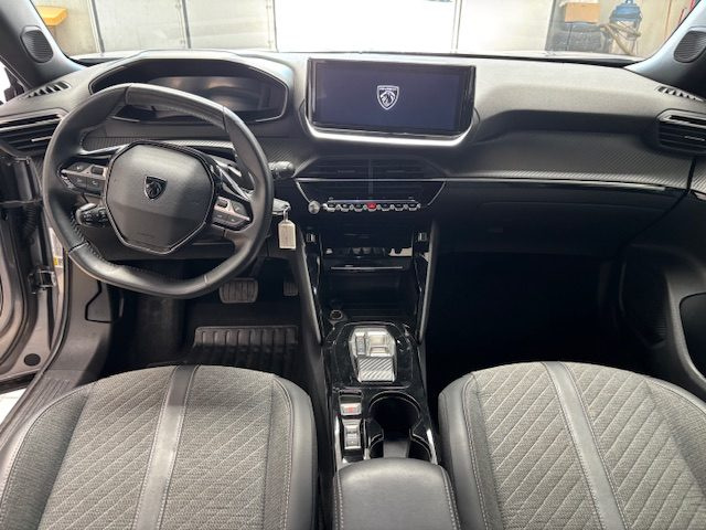 PEUGEOT 2008 usata, con Sensori di parcheggio posteriori