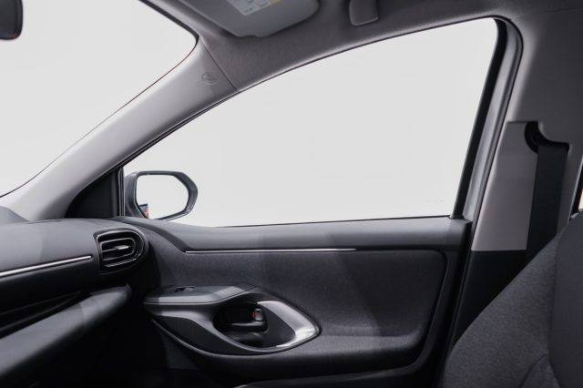 TOYOTA Yaris usata, con Volante multifunzione