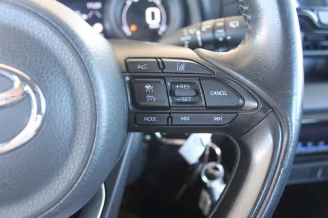 TOYOTA Yaris usata, con Airbag testa