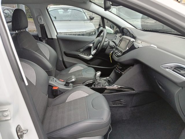 PEUGEOT 2008 usata, con Luci diurne LED