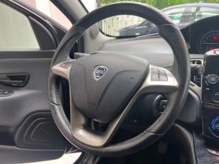 LANCIA Ypsilon usata, con Autoradio digitale