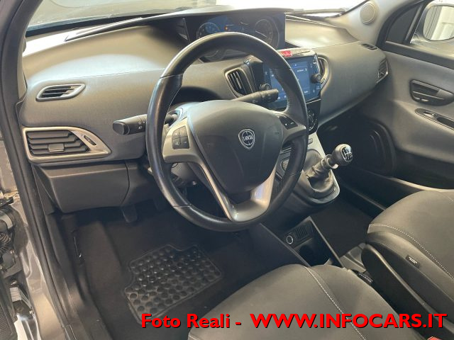 LANCIA Ypsilon usata, con Park Distance Control