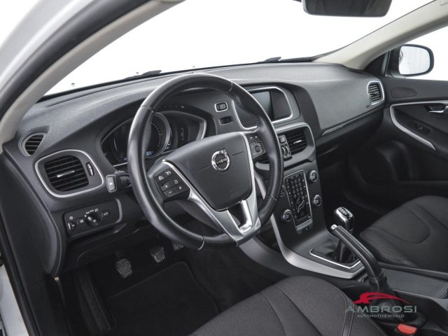 VOLVO V40 Cross Country usata 7