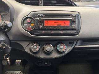 TOYOTA Yaris usata, con USB