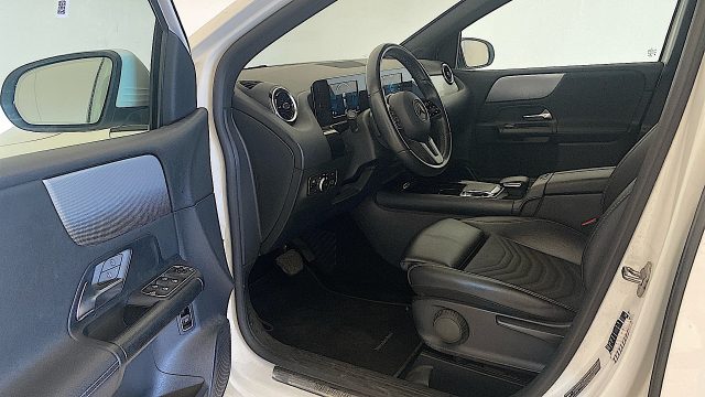 MERCEDES-BENZ B 180 usata, con Volante in pelle